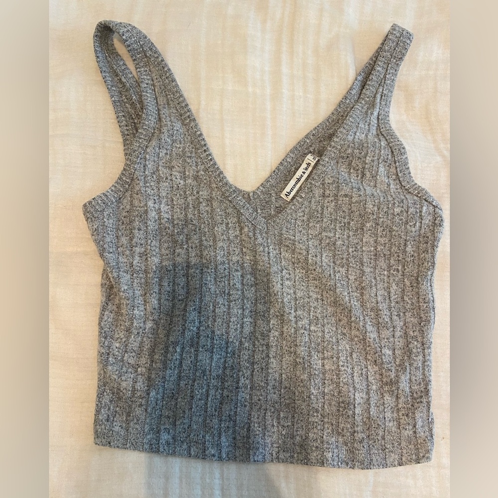 ABERCROMBIE & FITCH grey cropped tank